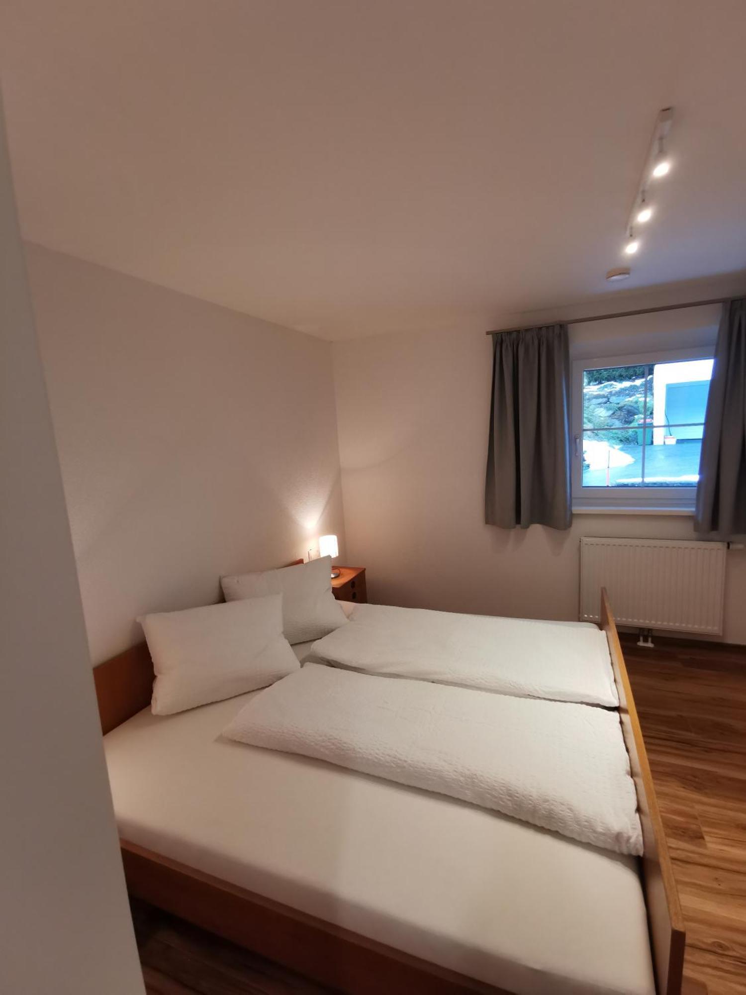 Apartments Haus Schoen - Preise Inclusive Pitztal Sommer Card Йерценс Номер фото
